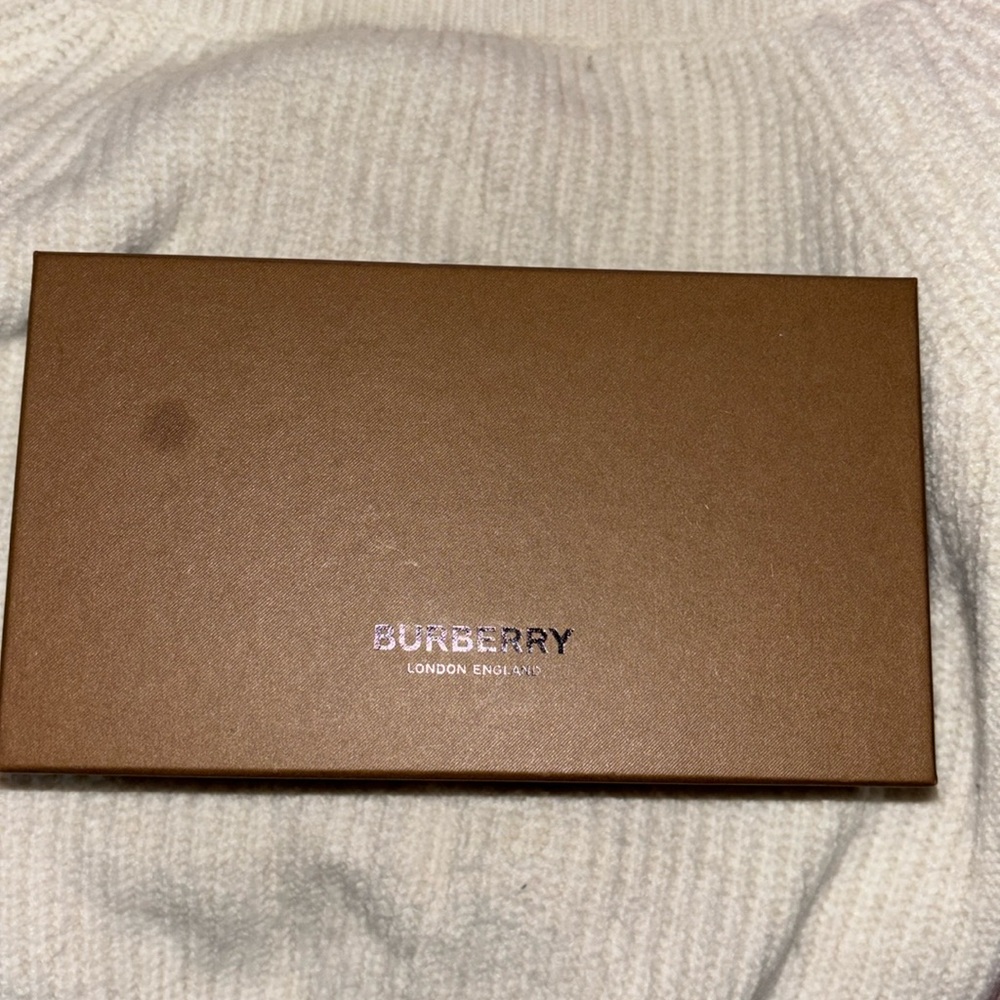 Burberry Sunglasses Case